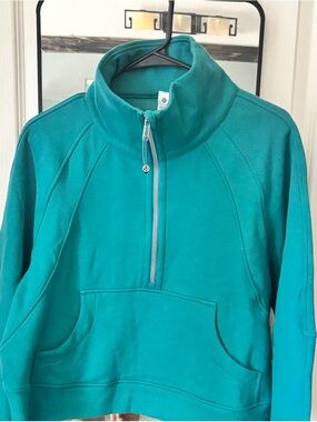 Lululemon Scuba -M/L